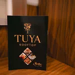 Tuya Pyramids Queen