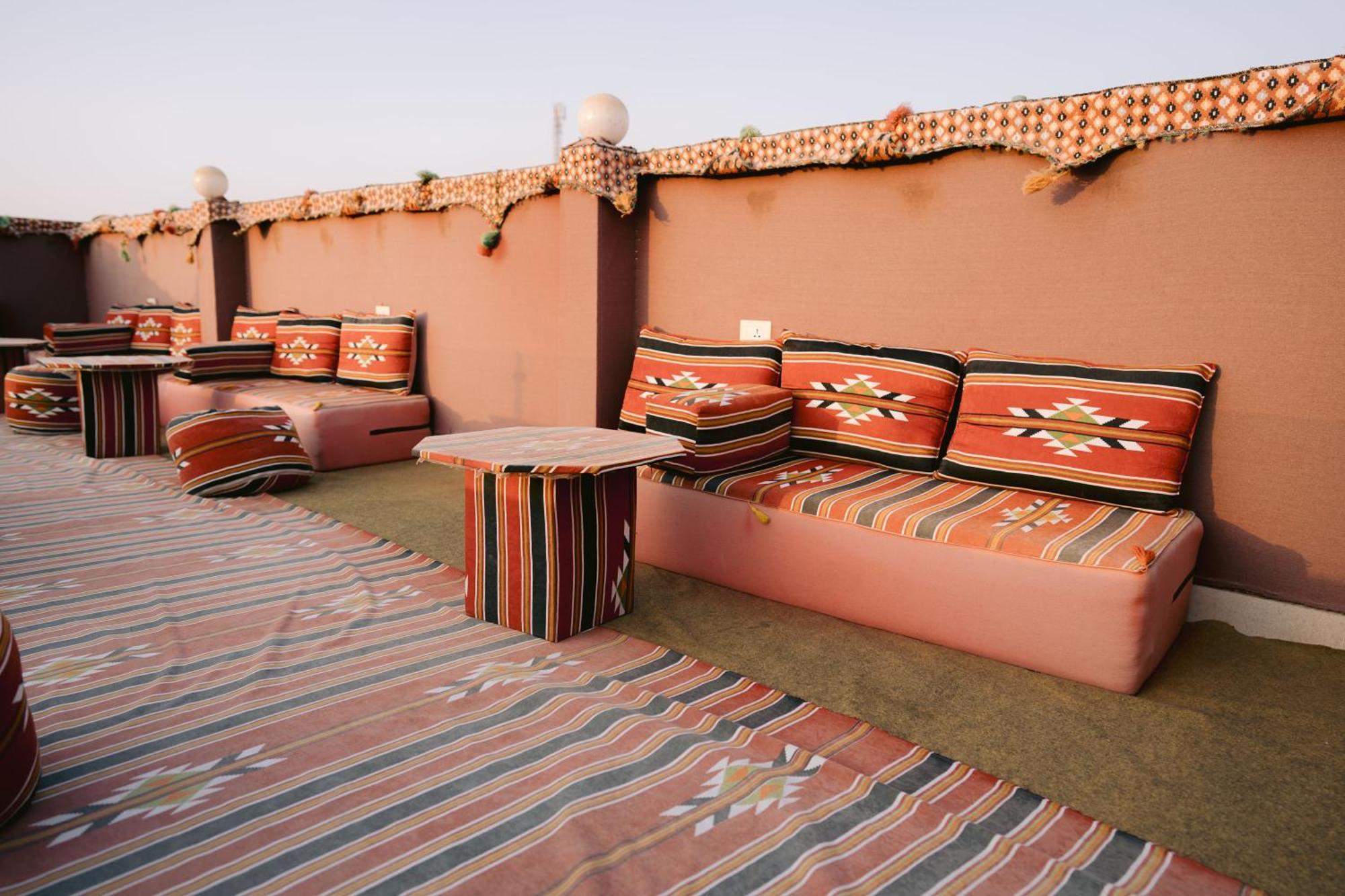 Tuya Pyramids Queen Hotel Cairo