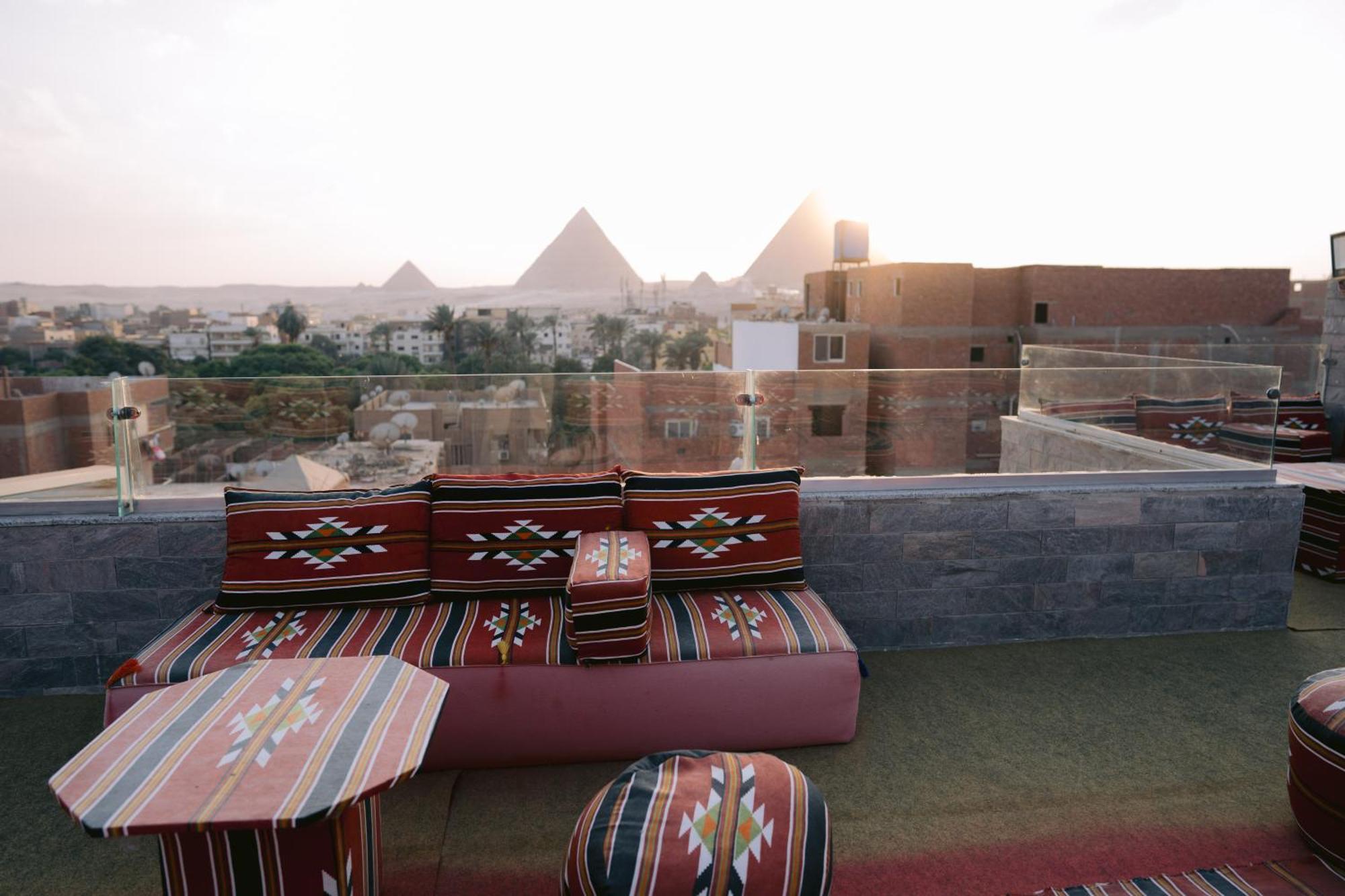 Tuya Pyramids Queen Hotel