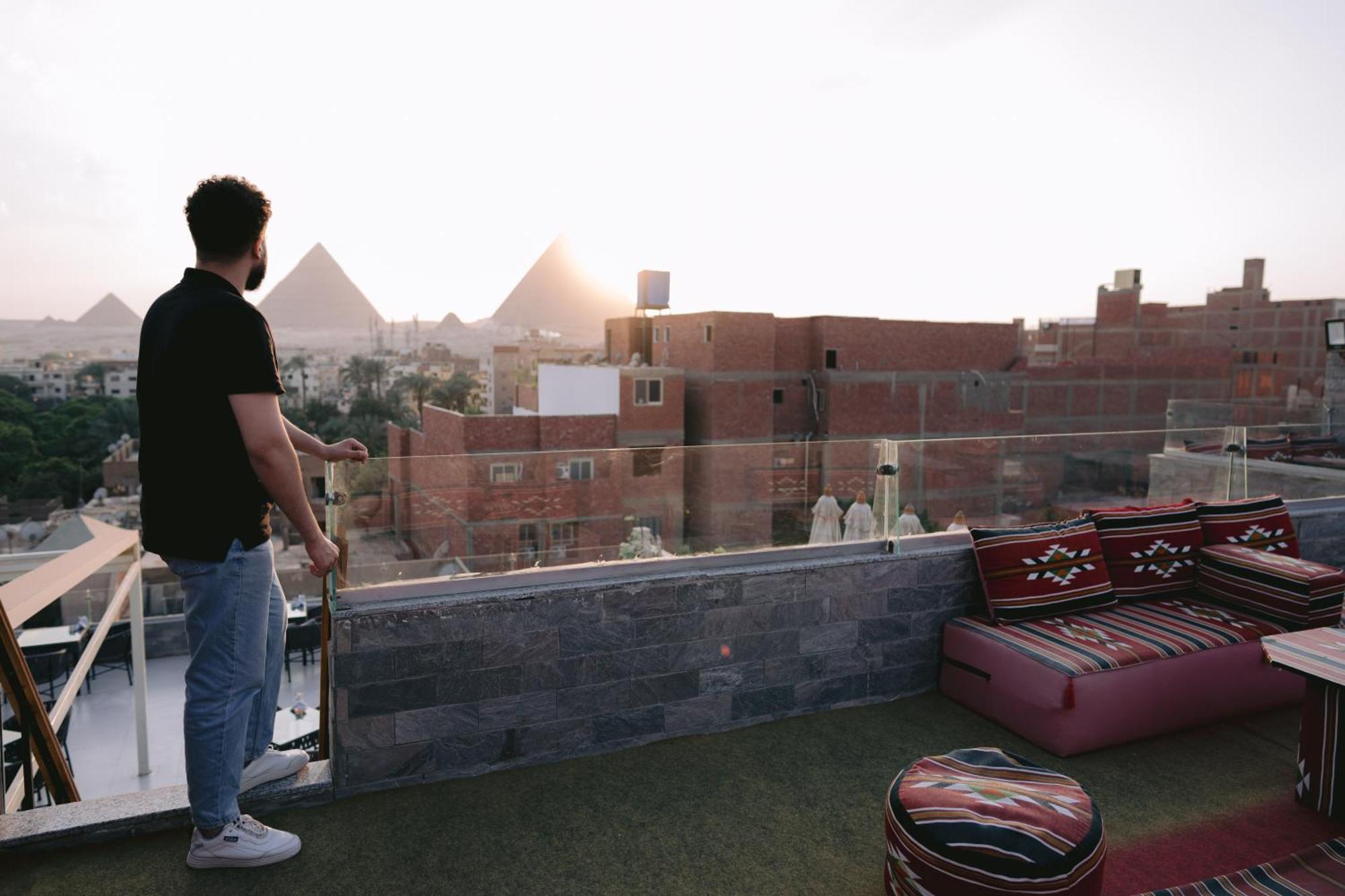 Tuya Pyramids Queen Hotel Cairo