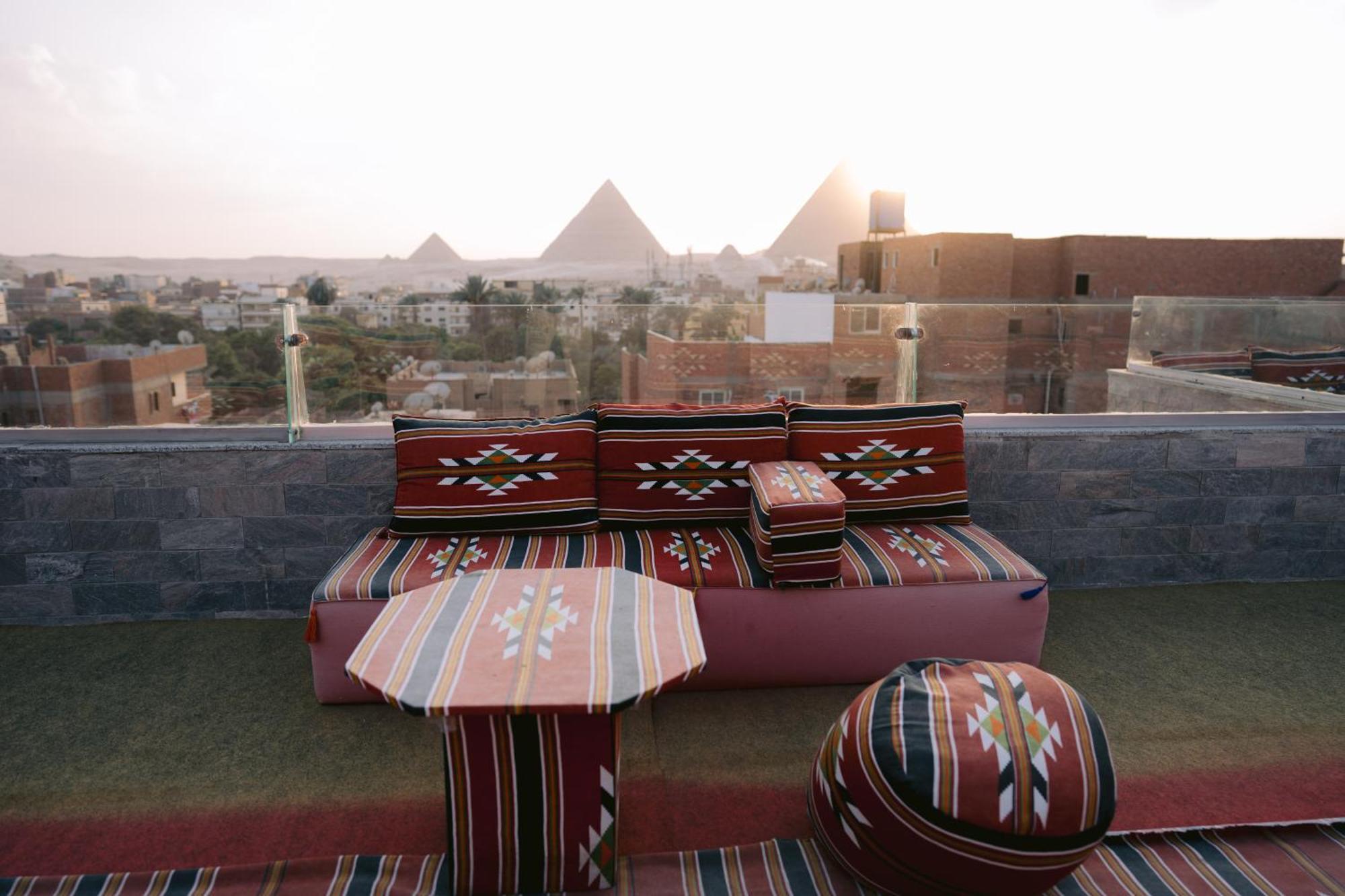 Tuya Pyramids Queen Hotel