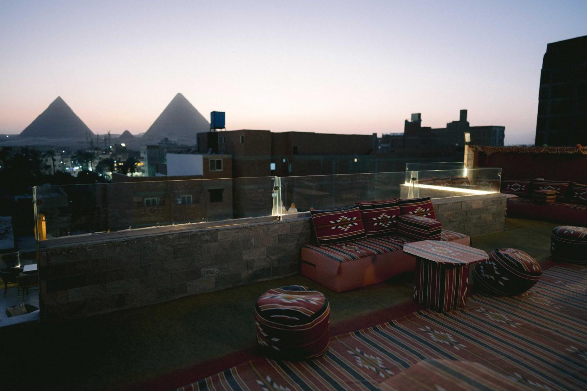 Tuya Pyramids Queen Hotel
