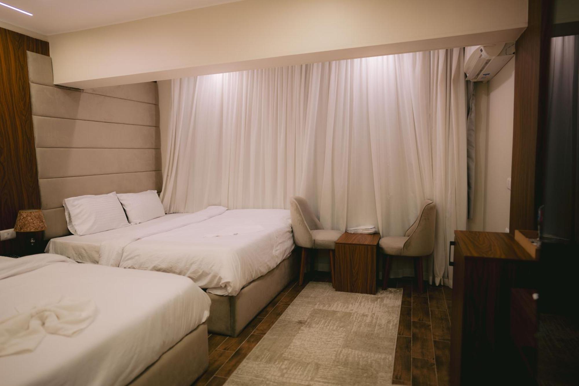 Tuya Pyramids Queen Hotel 3*