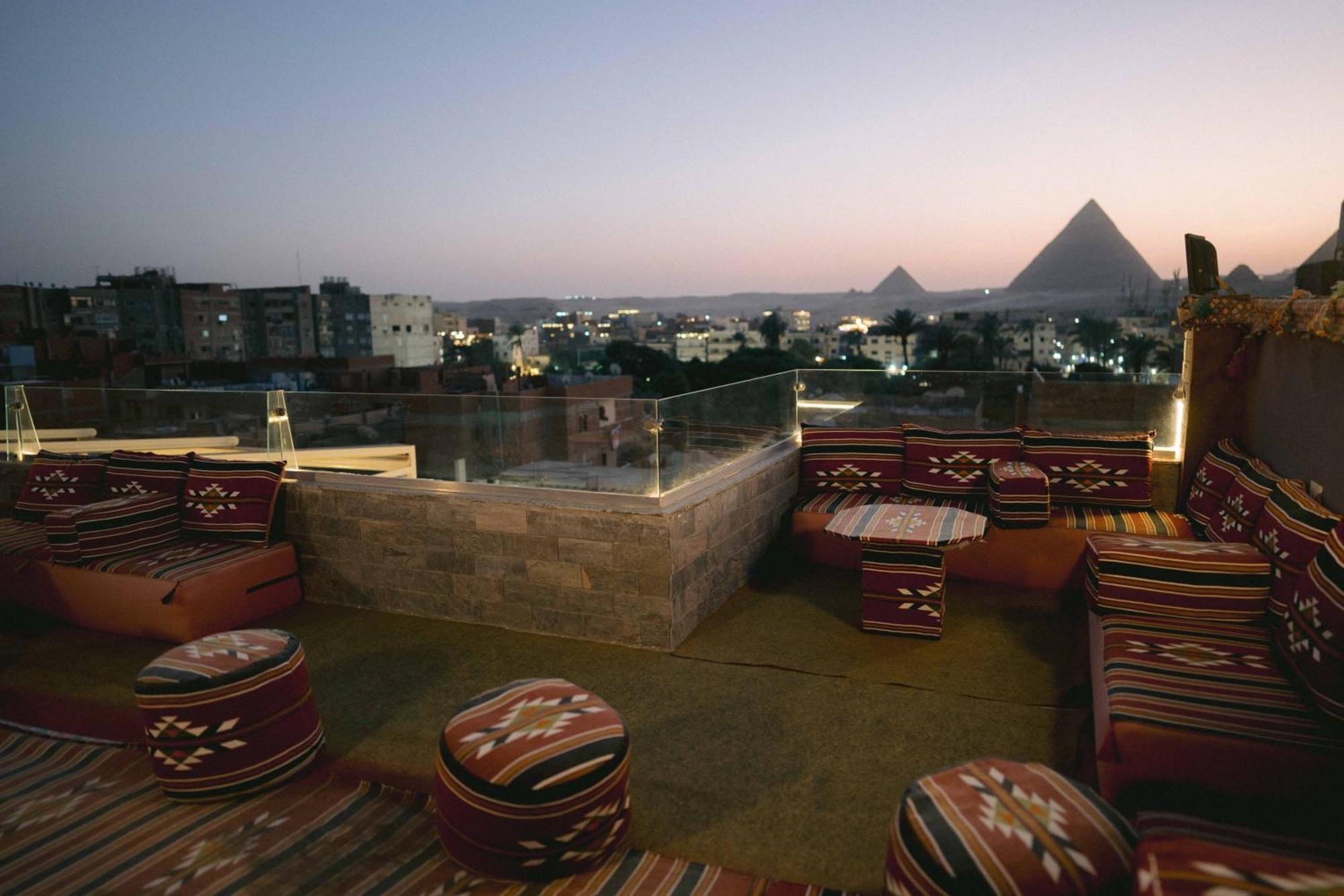 Tuya Pyramids Queen Hotel