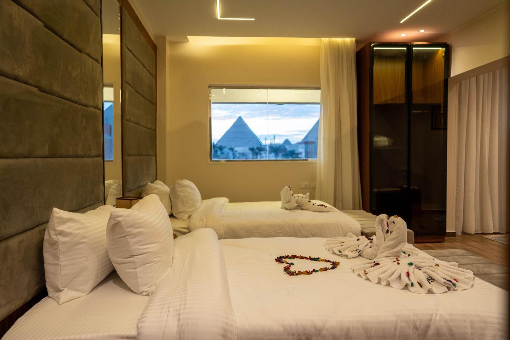 Tuya Pyramids Queen Hotel 3*