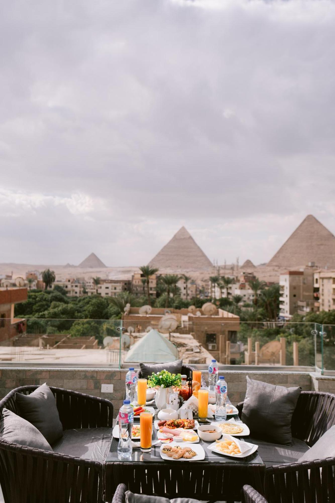 Tuya Pyramids Queen 3* Cairo